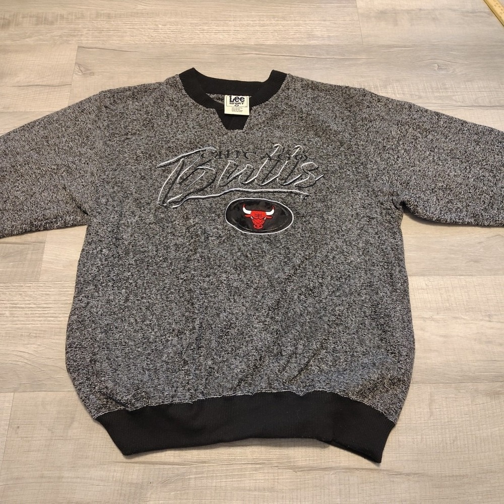 Vintage Lee Sport Chicago Bulls Pullover Graphic Sweater Mens Size M Embroidered - Picture 2 of 9